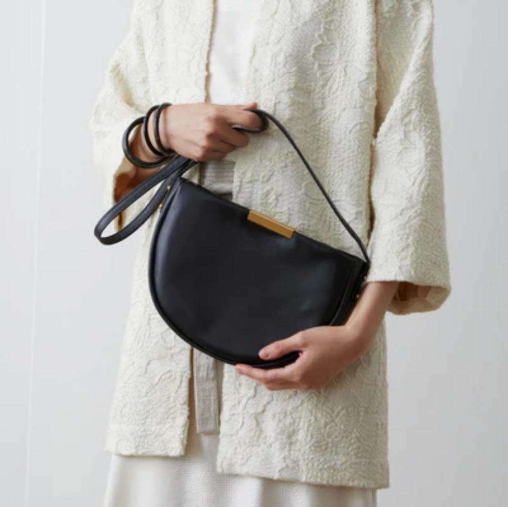 Opelle Leather shoulder/crossbody.